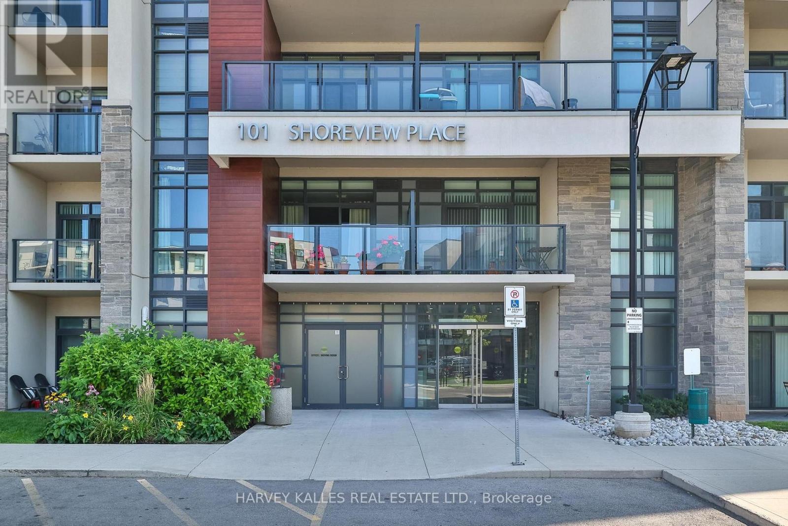 122 - 101 SHOREVIEW PLACE