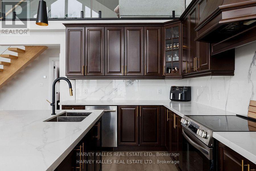 3184 LAKESHORE ROAD