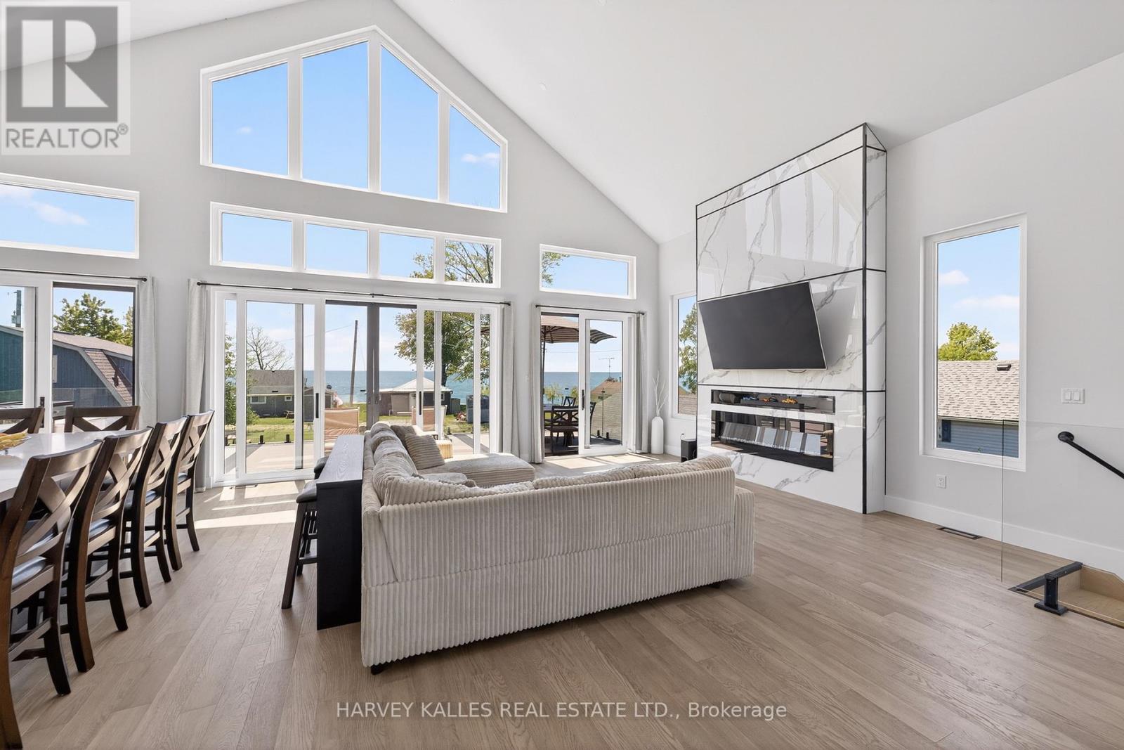 3184 LAKESHORE ROAD