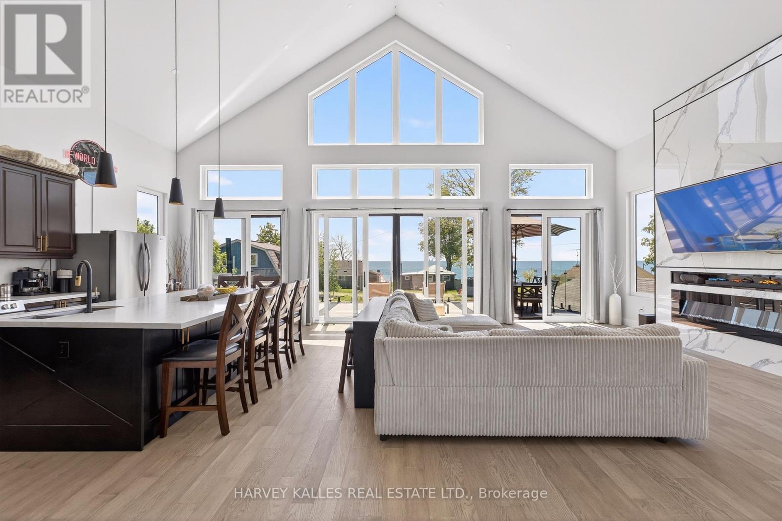 3184 LAKESHORE ROAD