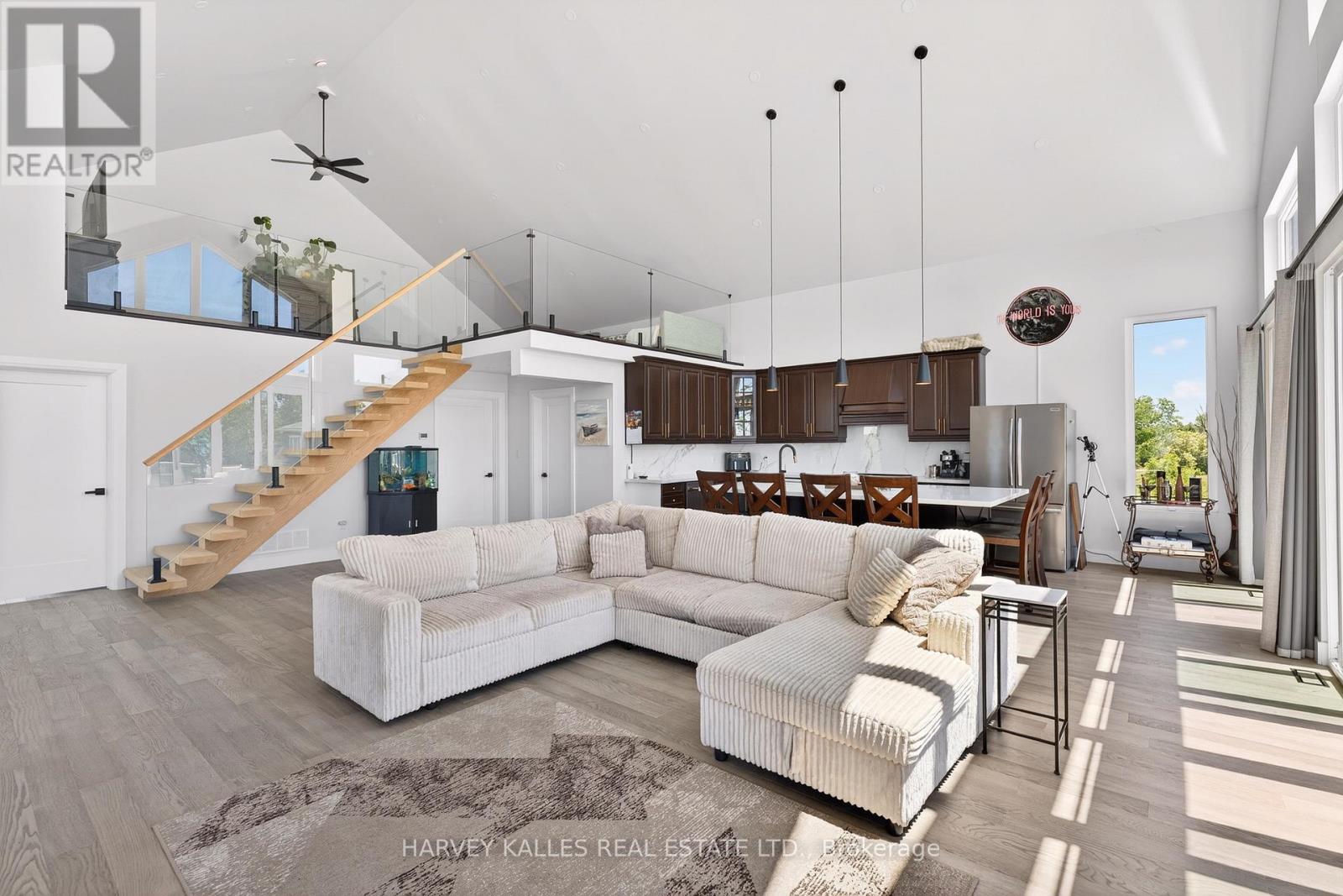 3184 LAKESHORE ROAD