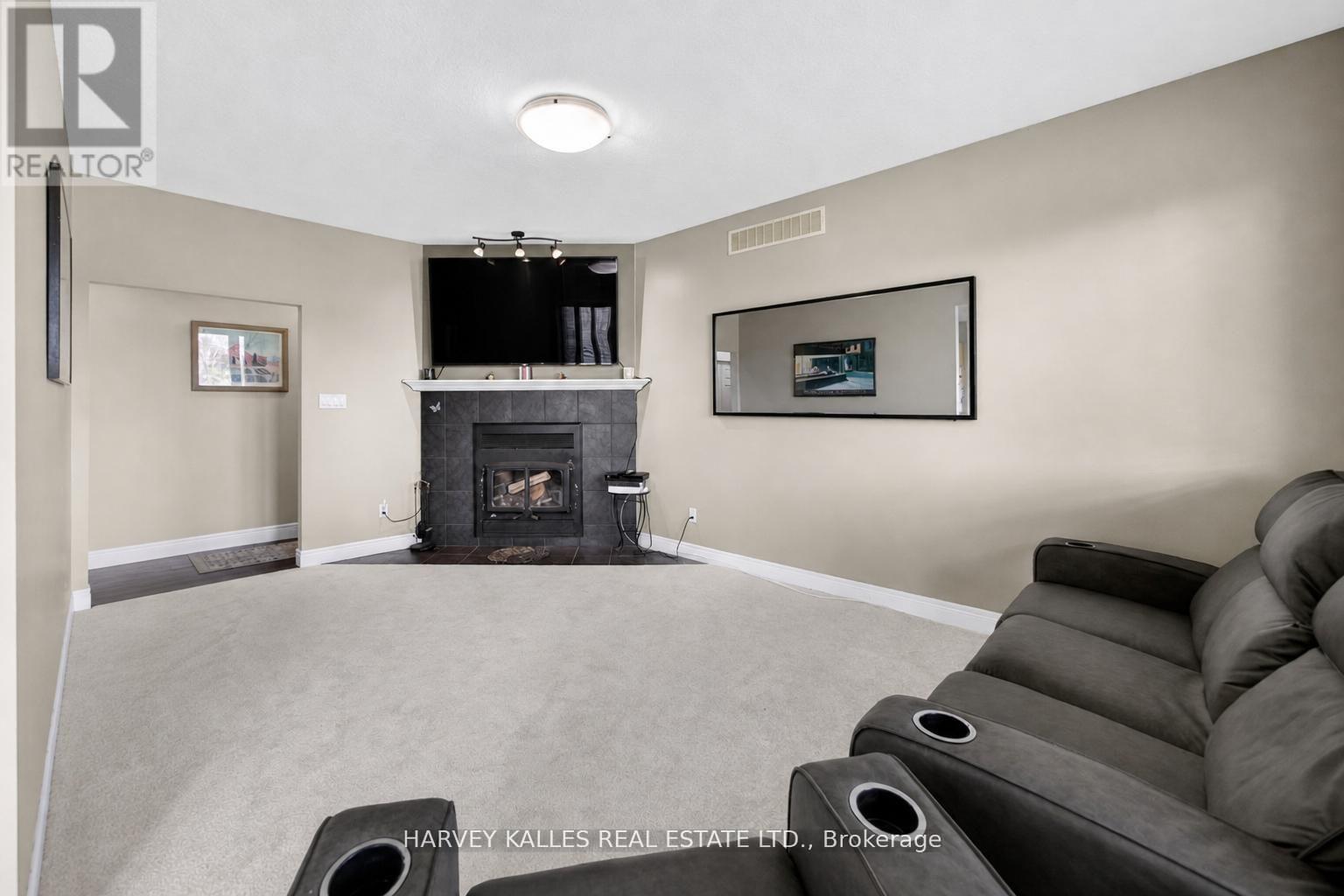 4933 ERAMOSA TOWNLINE N