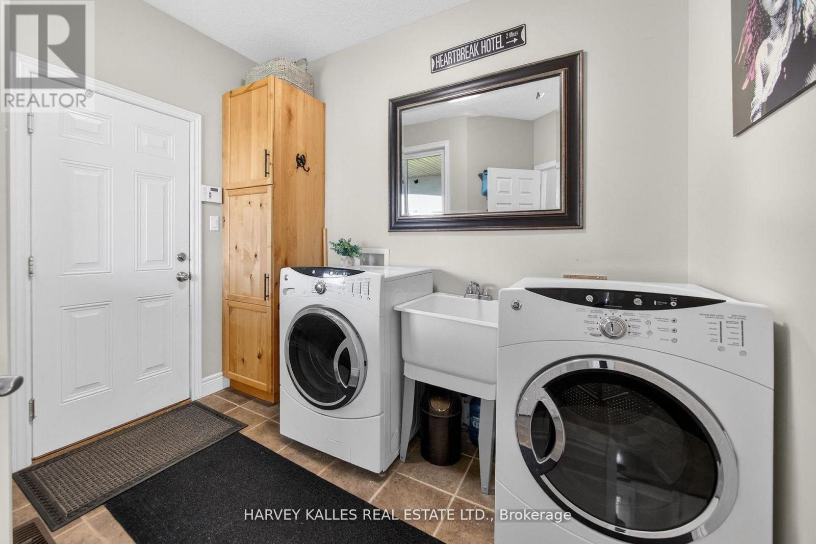 4933 ERAMOSA TOWNLINE N