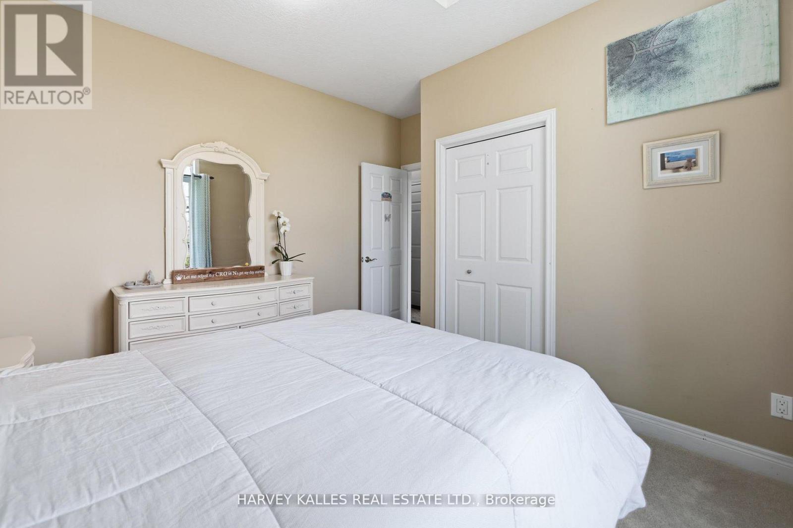 4933 ERAMOSA TOWNLINE N