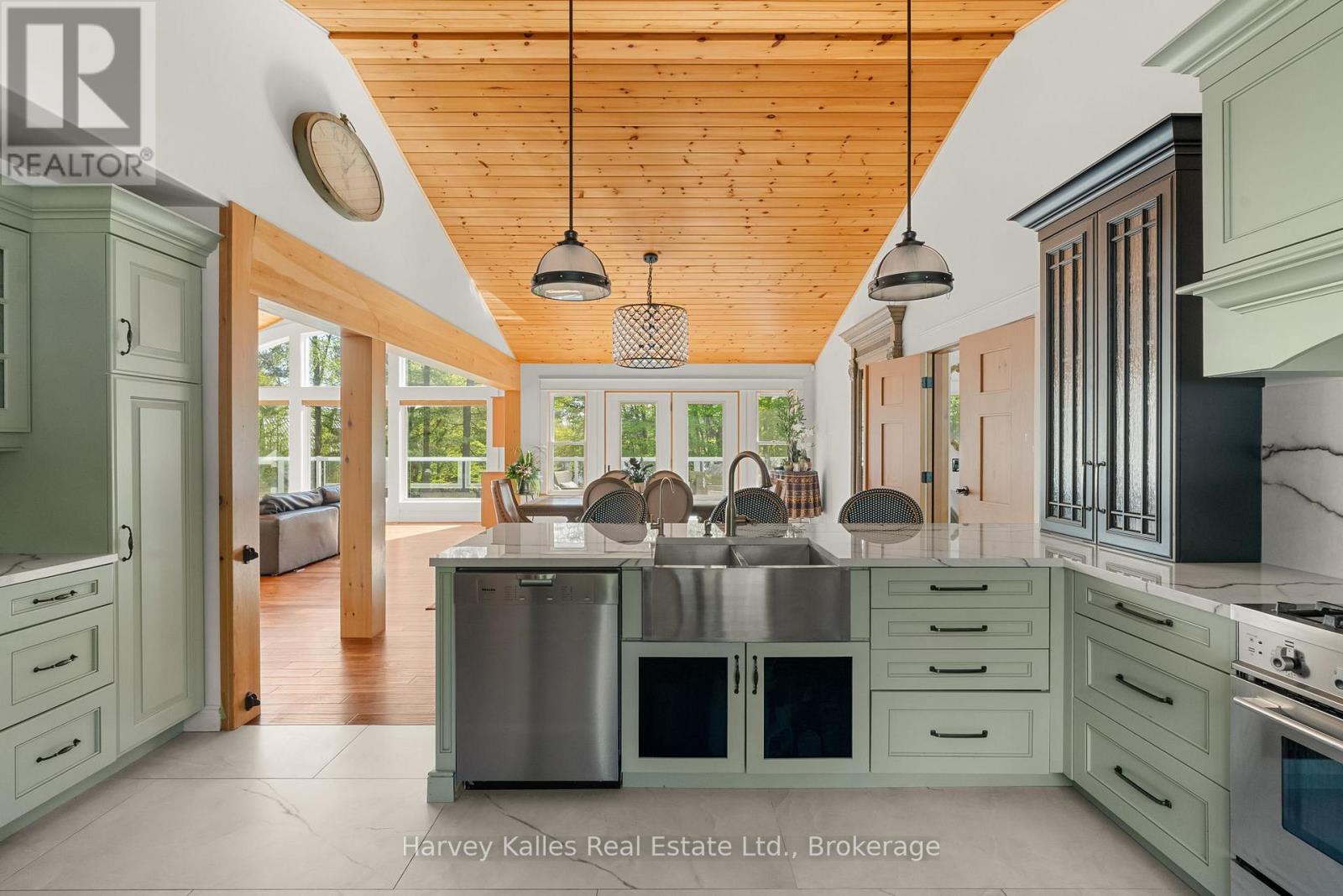 1615 MUSKOKA ROAD N