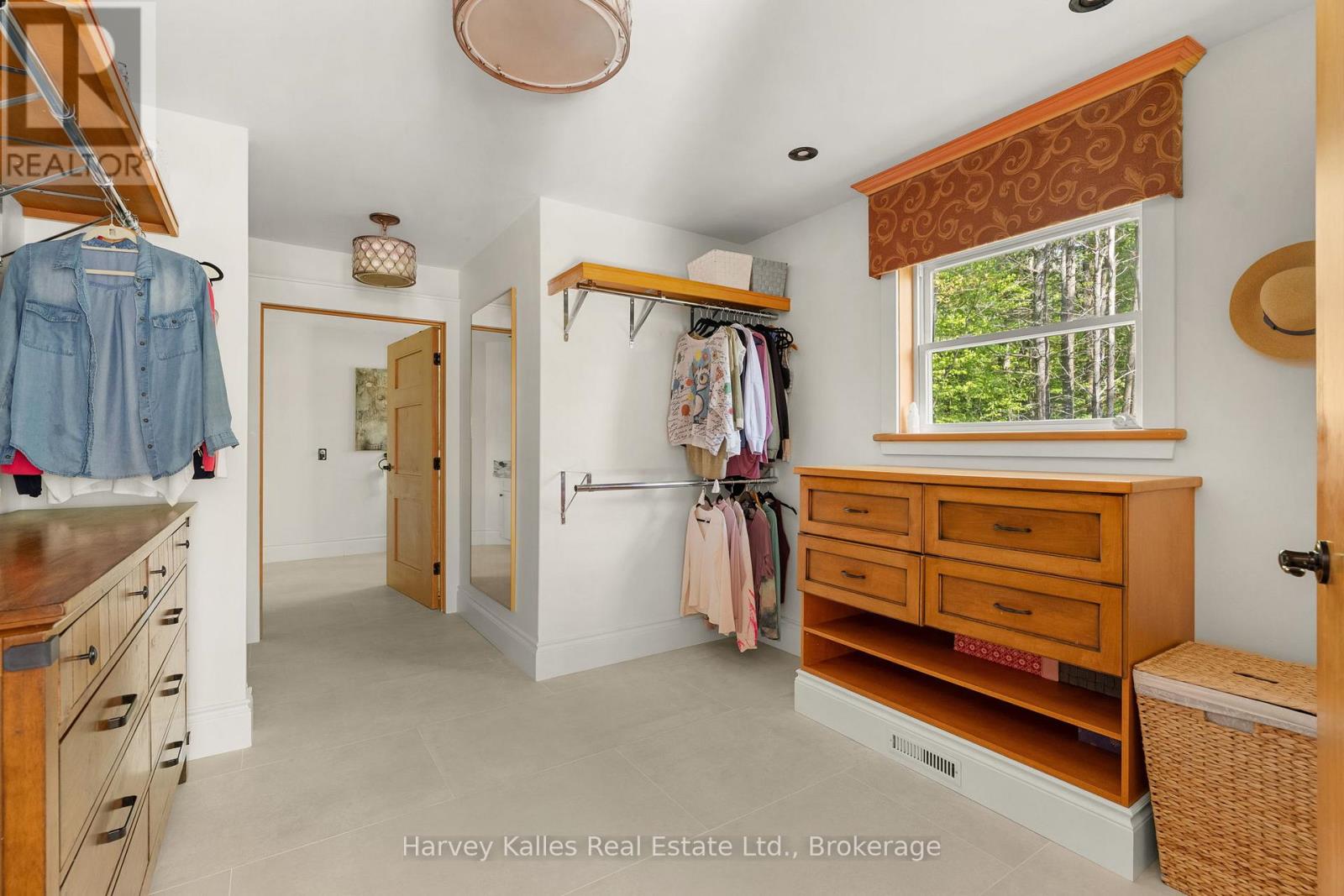 1615 MUSKOKA ROAD N