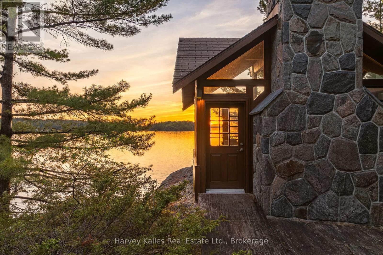1615 MUSKOKA ROAD N