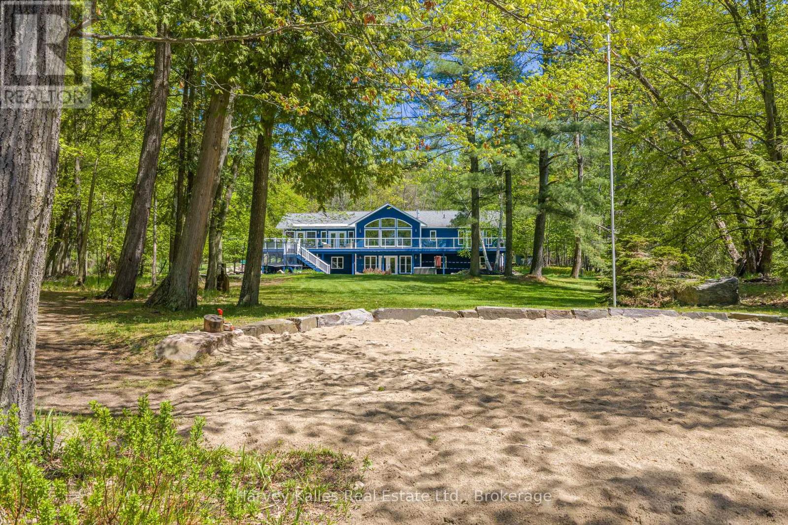 1615 MUSKOKA ROAD N