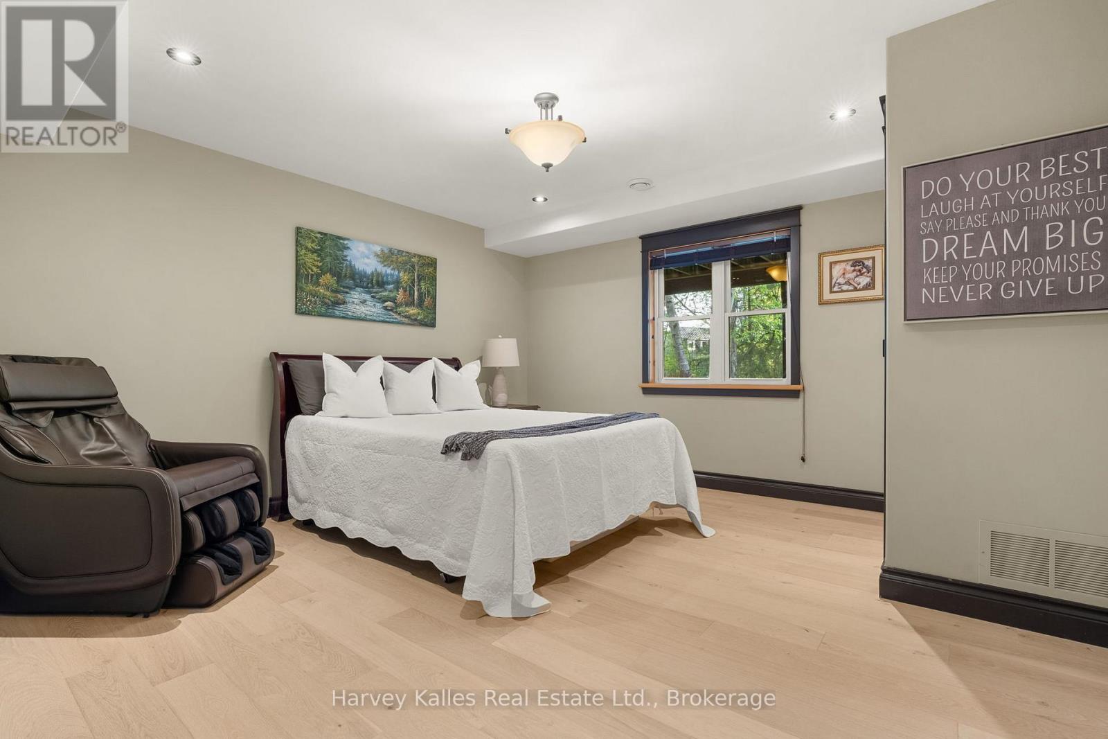 1615 MUSKOKA ROAD N