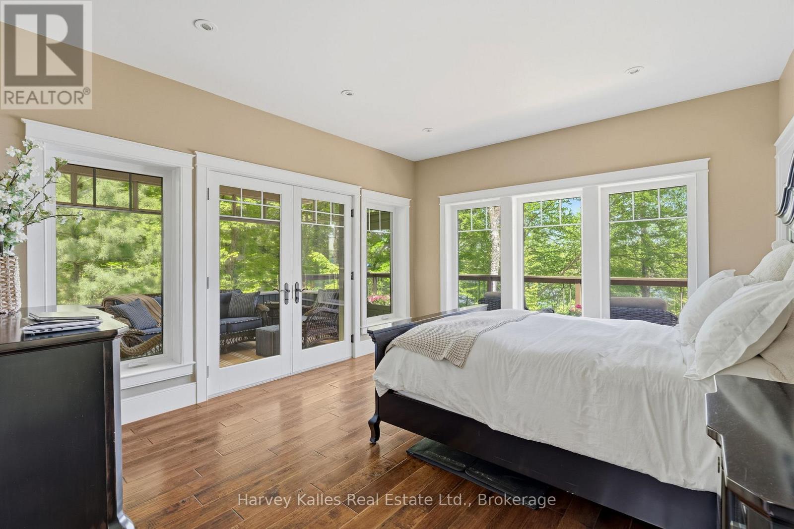 161 TOWN LINE ROAD E