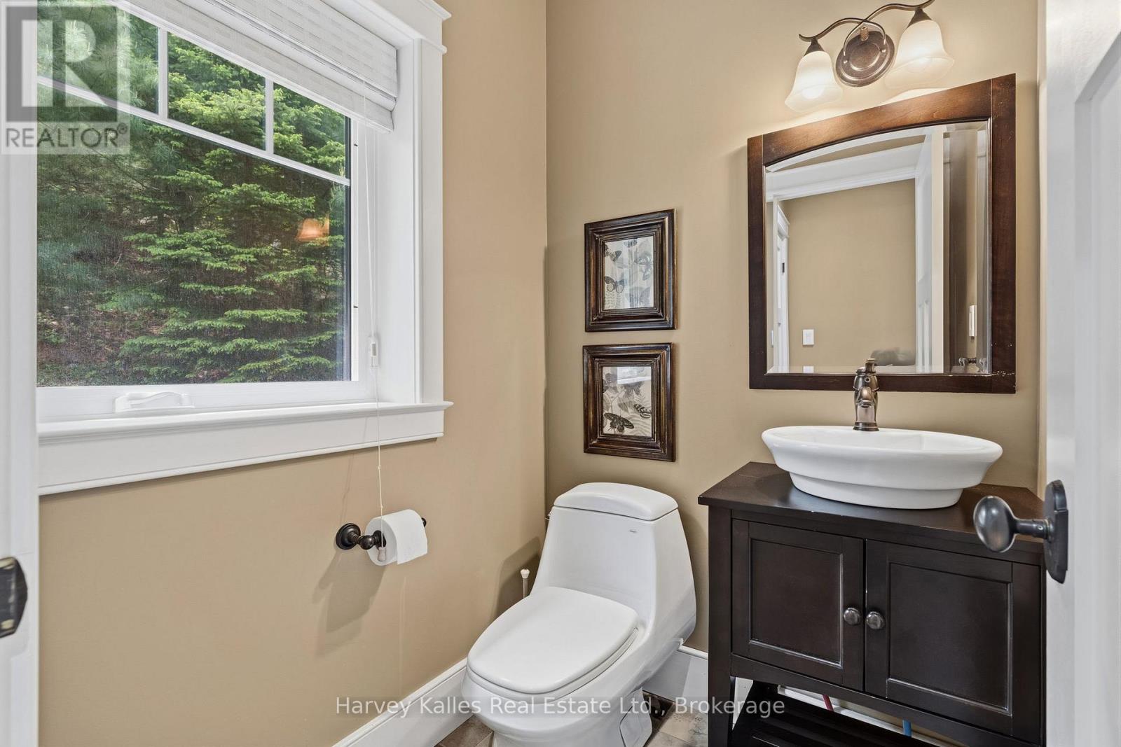 161 TOWN LINE ROAD E
