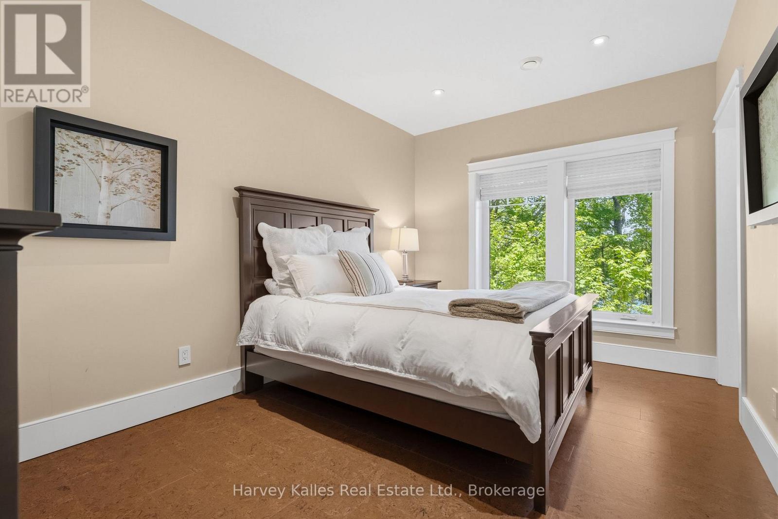 161 TOWN LINE ROAD E