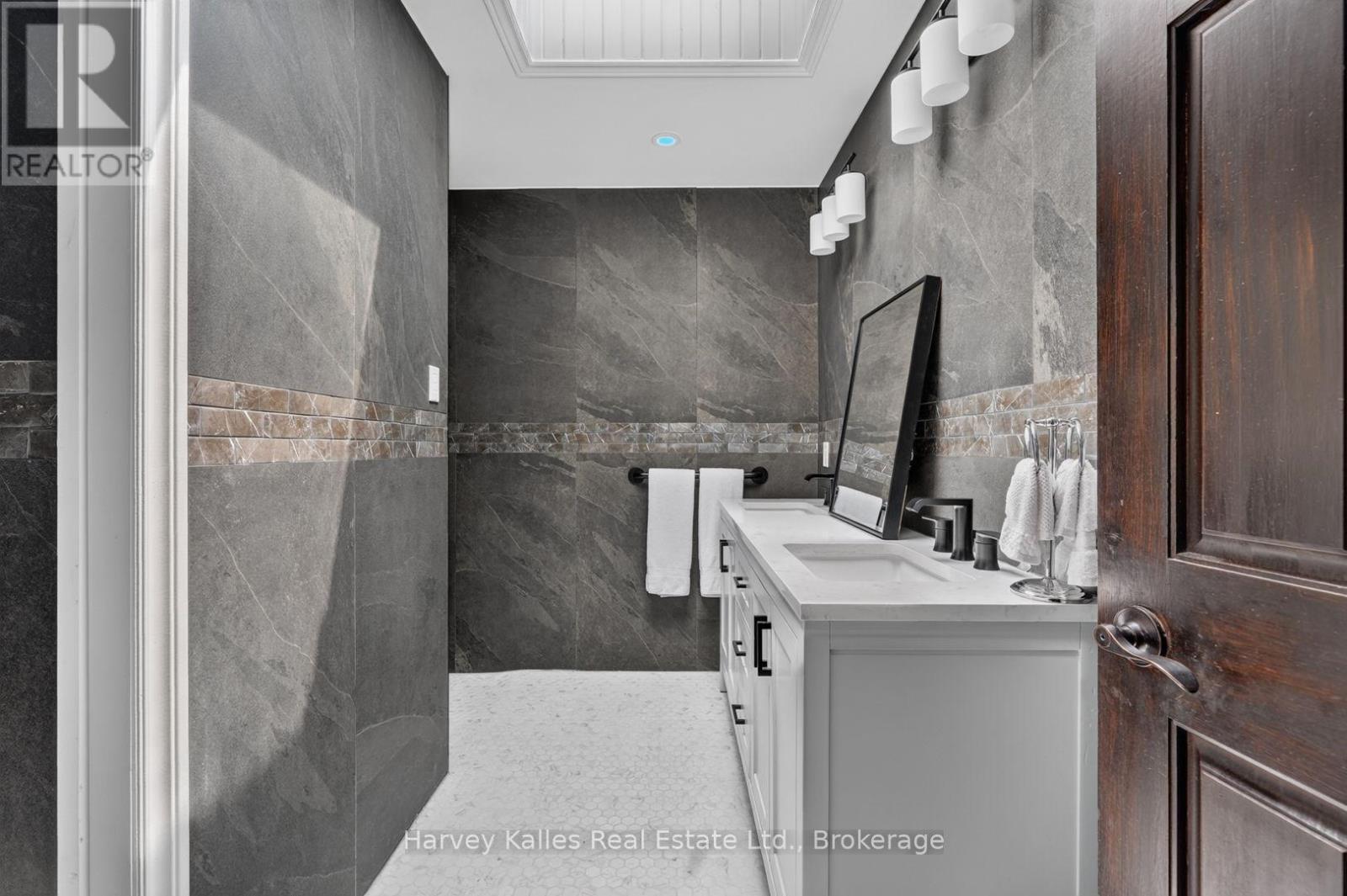 303 - 26 DEERHURST GOLFVIEW DRIVE
