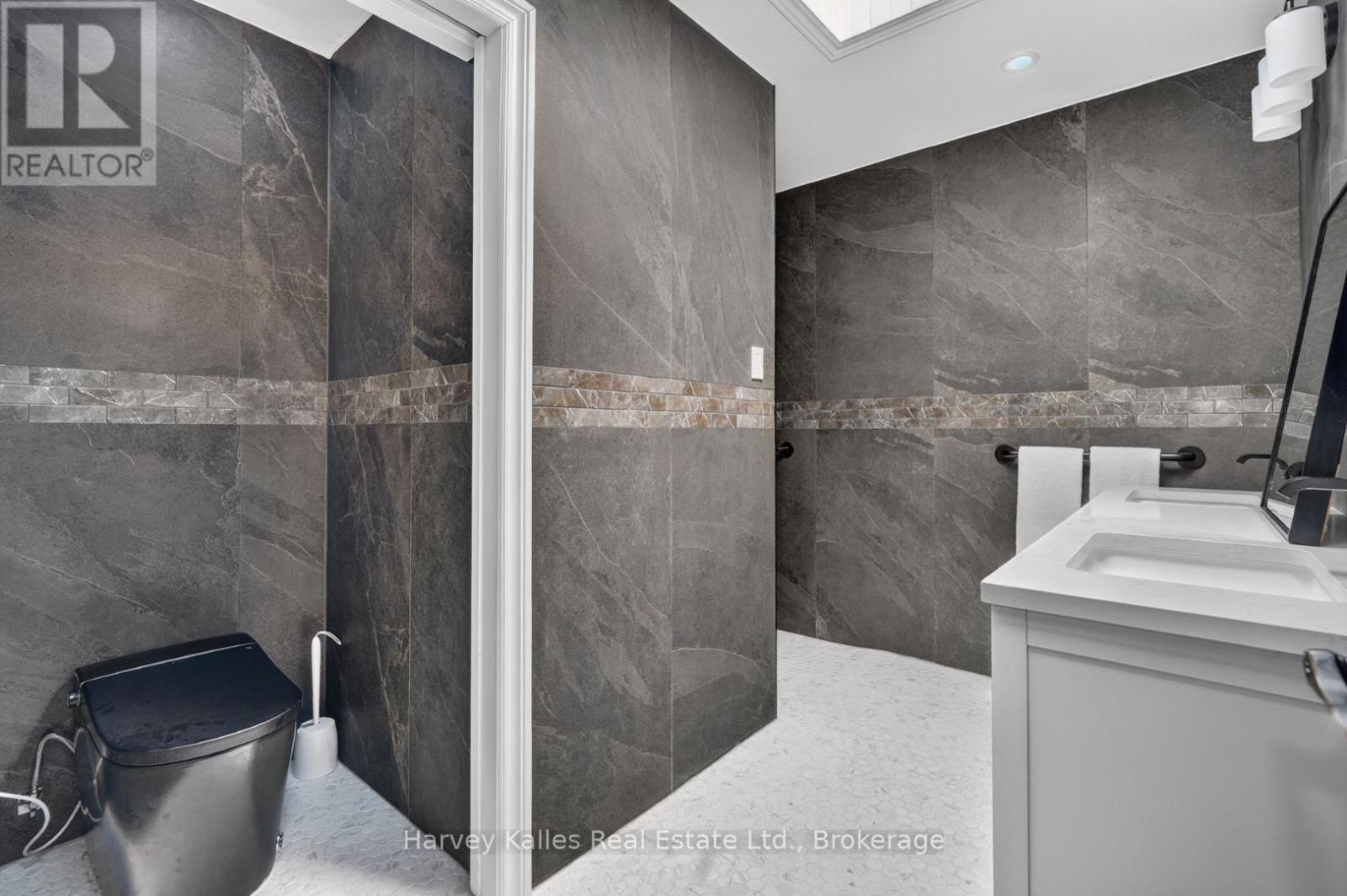 303 - 26 DEERHURST GOLFVIEW DRIVE