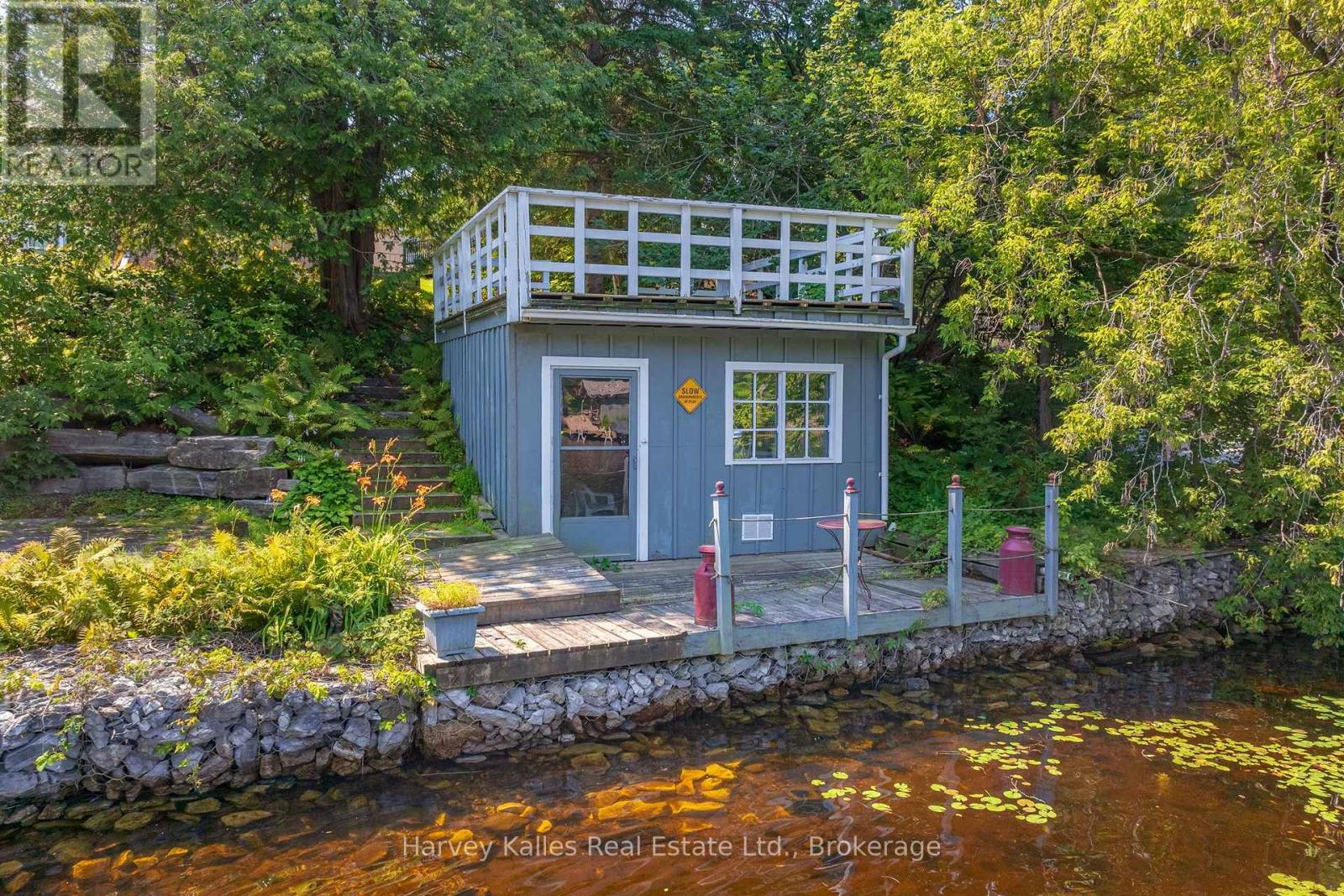 40 KING CRESCENT