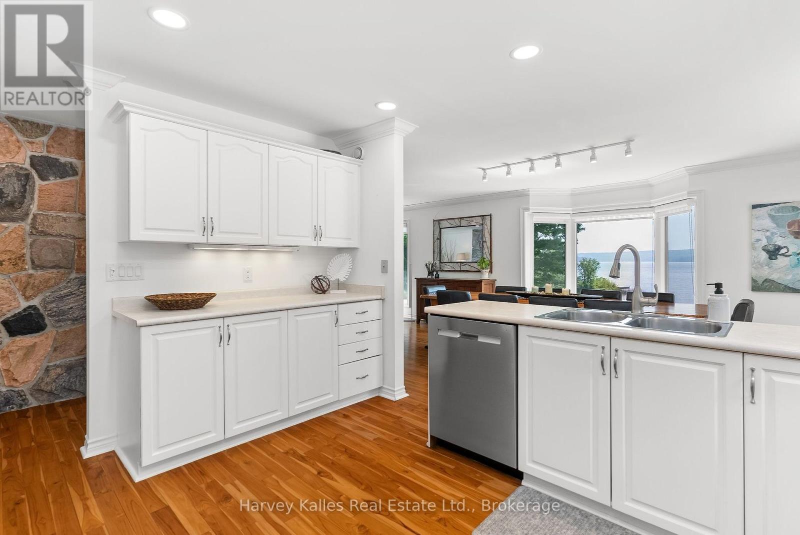 1061 SAWMILL LANE