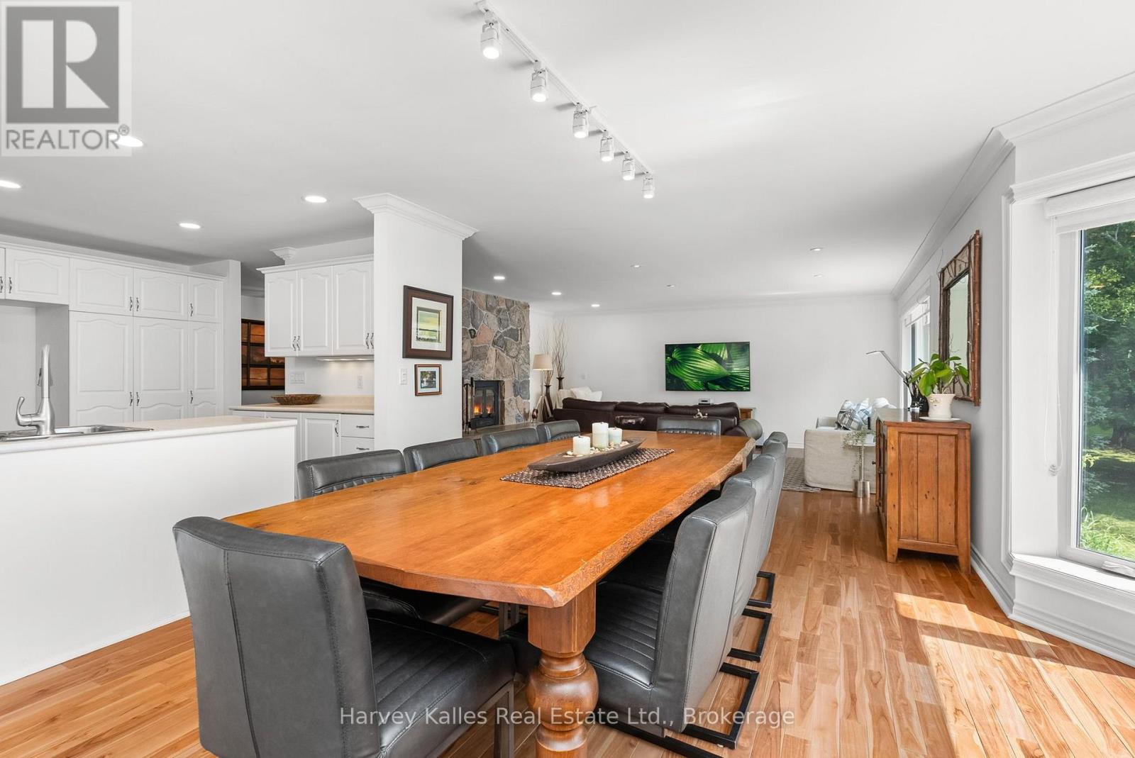 1061 SAWMILL LANE