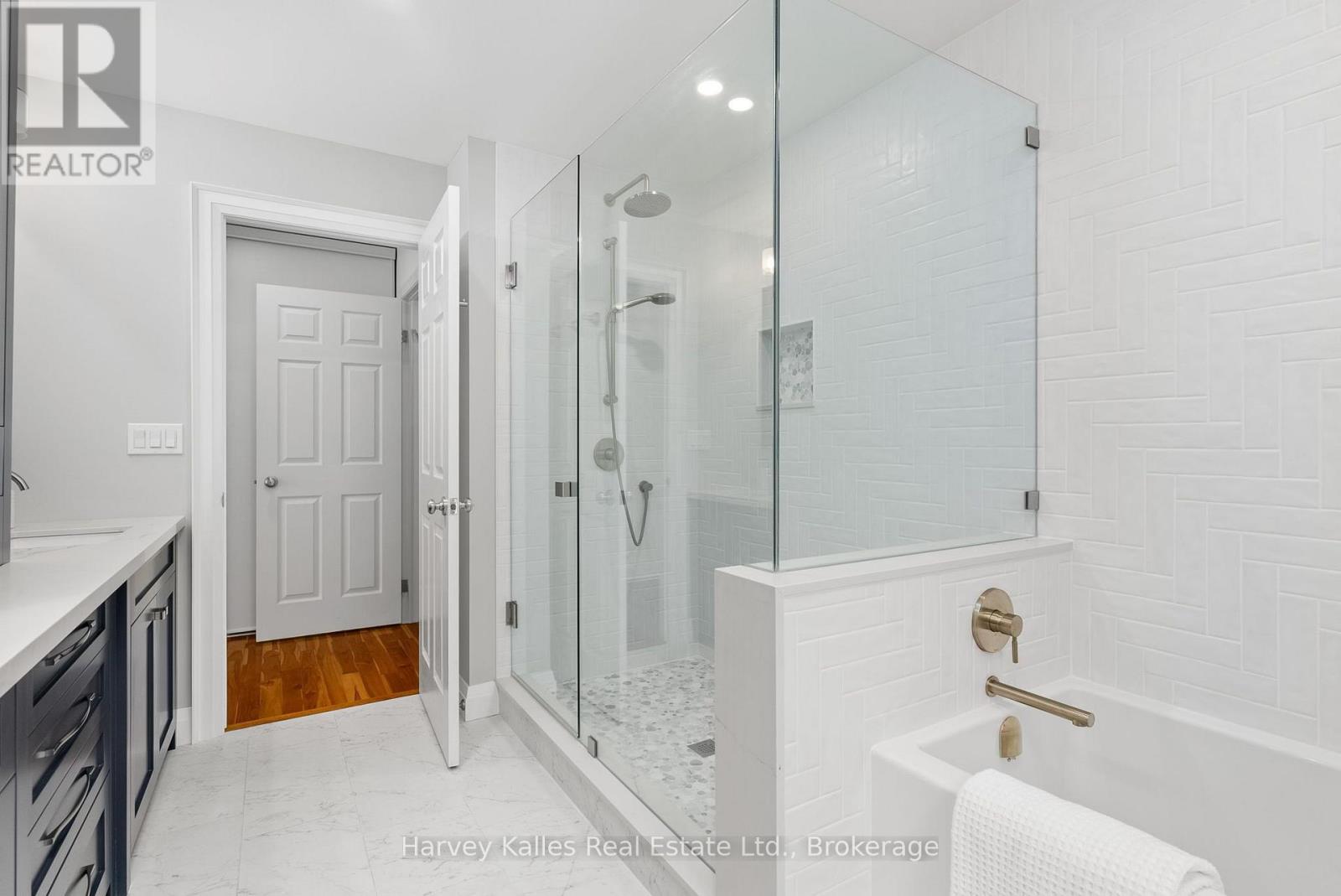 1061 SAWMILL LANE
