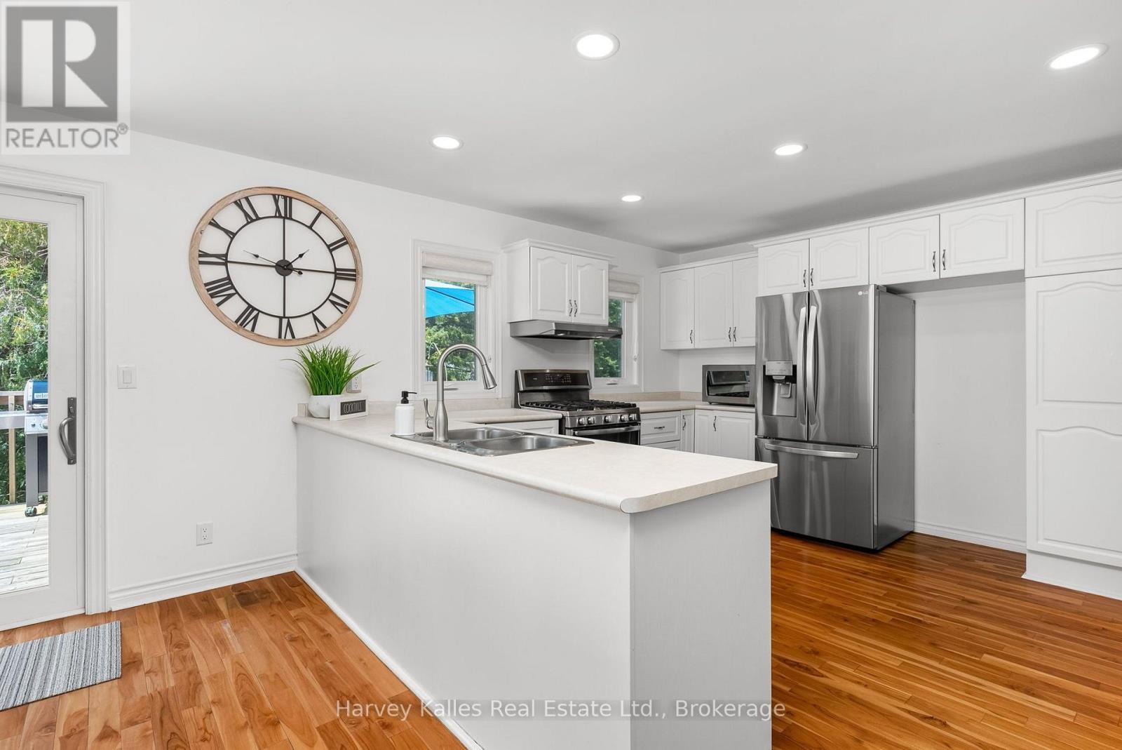 1061 SAWMILL LANE