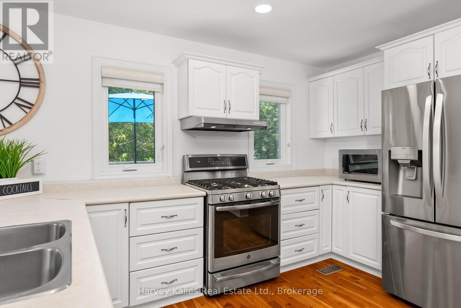 1061 SAWMILL LANE