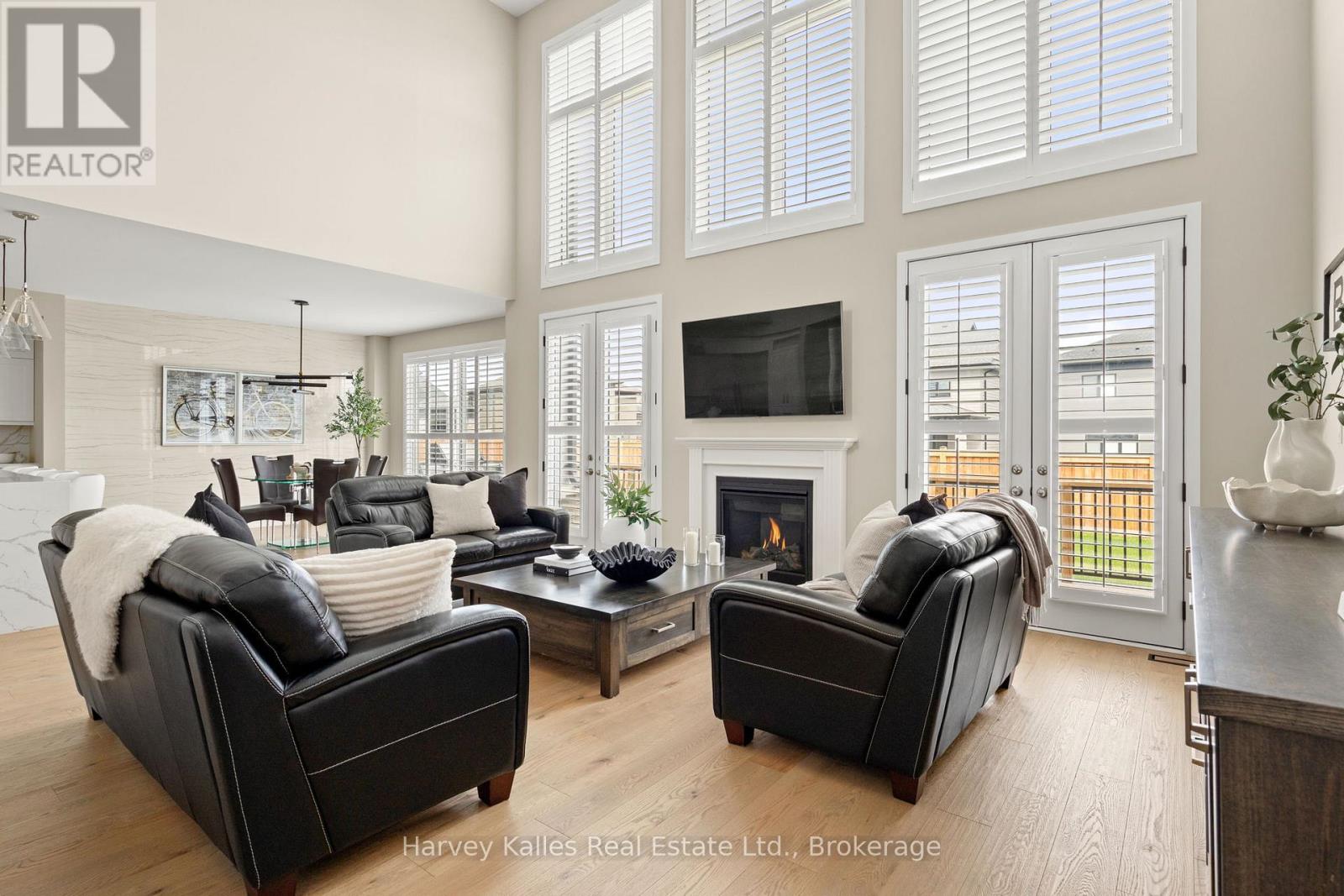 163 SPRINGSIDE CRESCENT