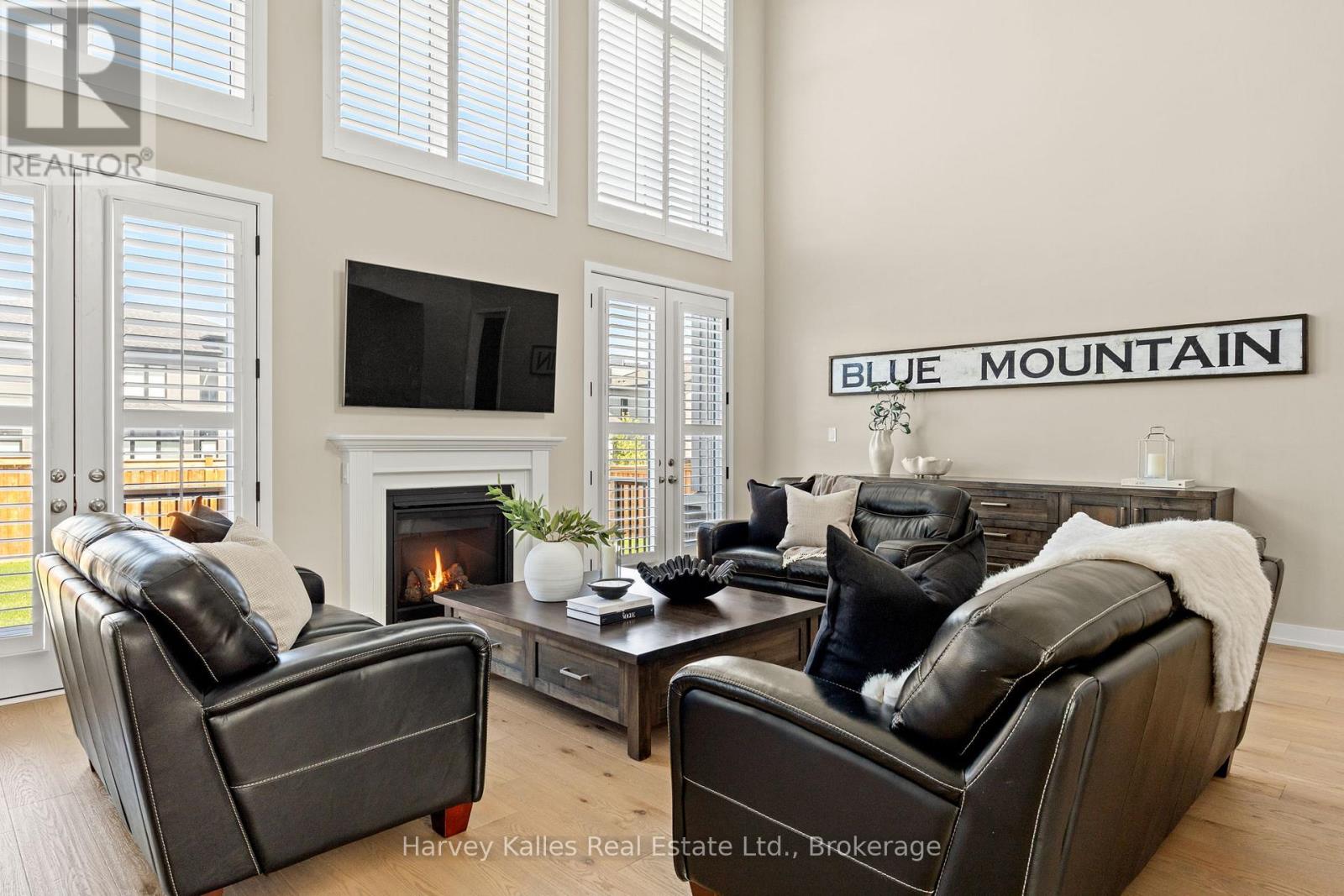 163 SPRINGSIDE CRESCENT