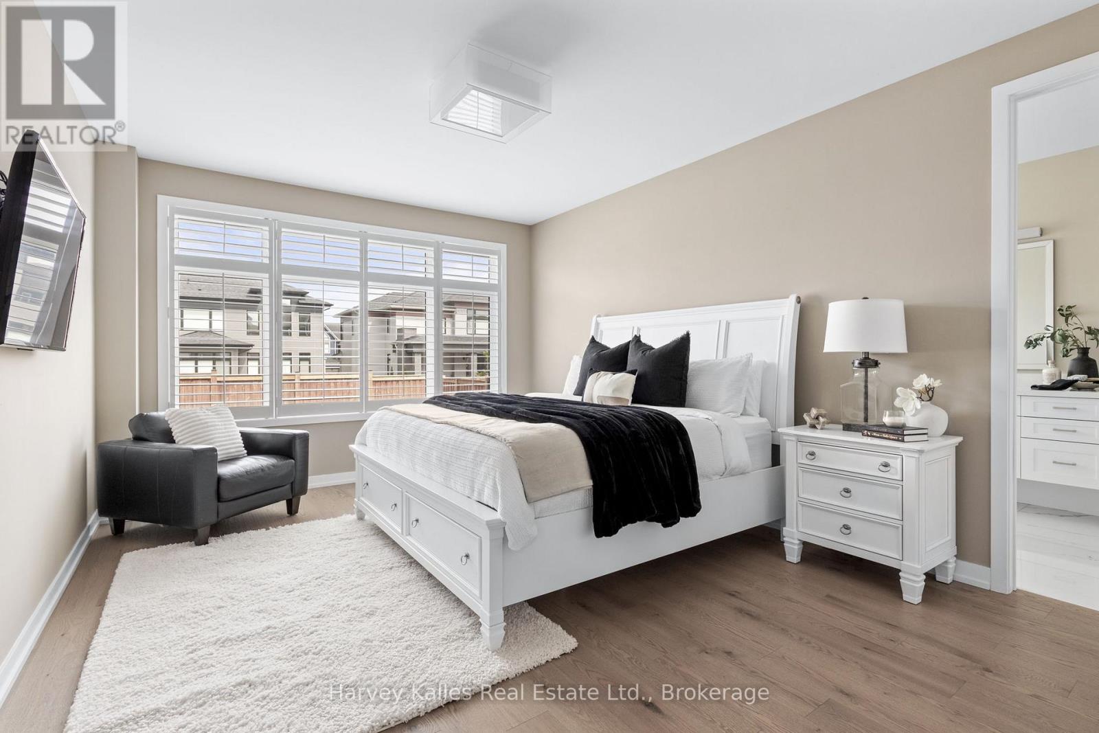 163 SPRINGSIDE CRESCENT