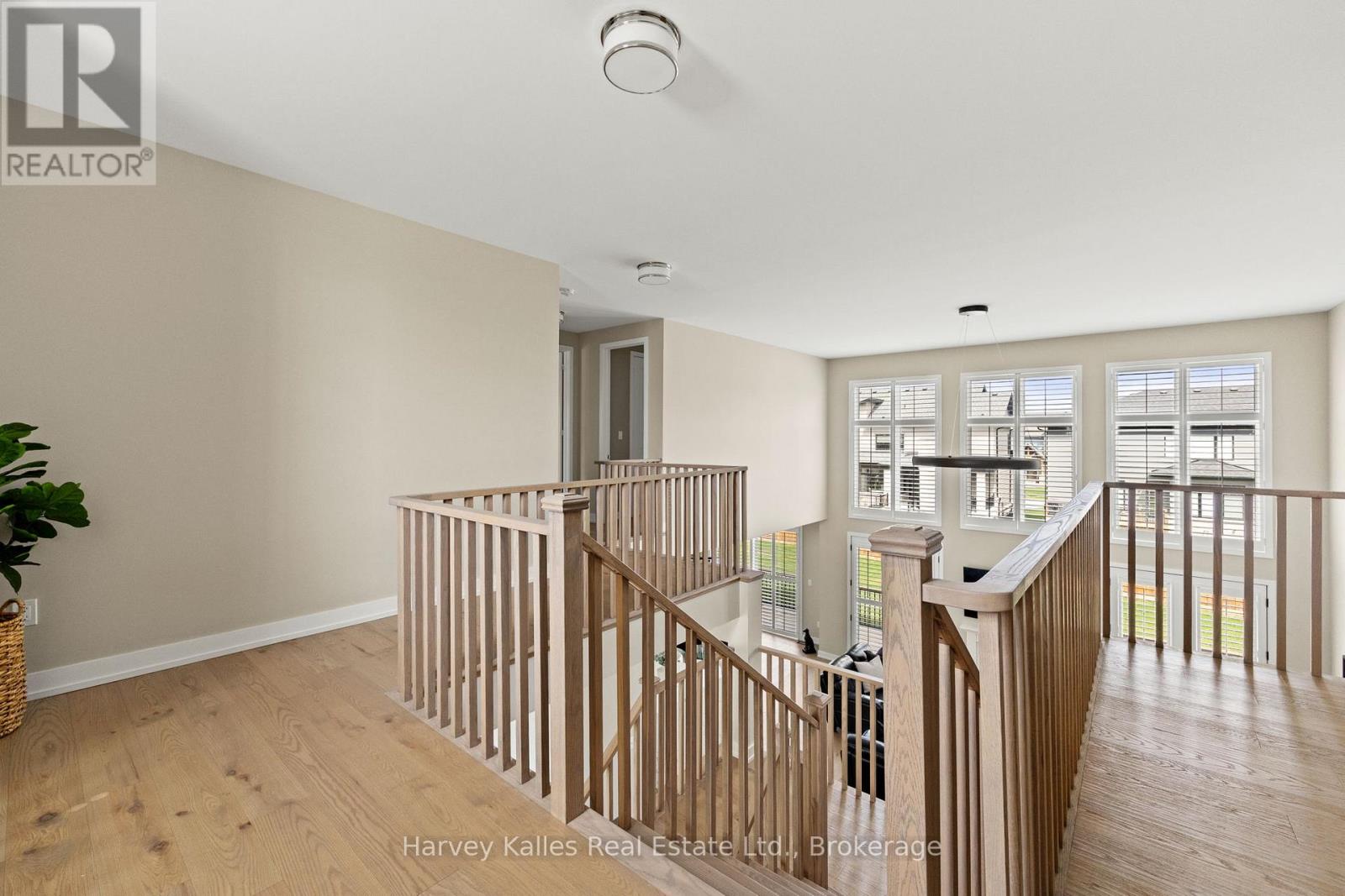 163 SPRINGSIDE CRESCENT