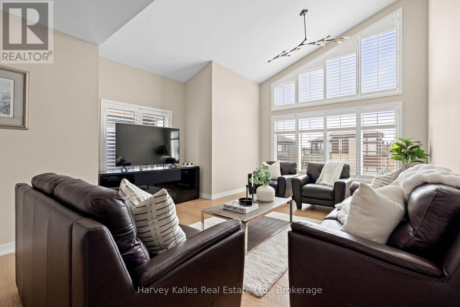 163 SPRINGSIDE CRESCENT