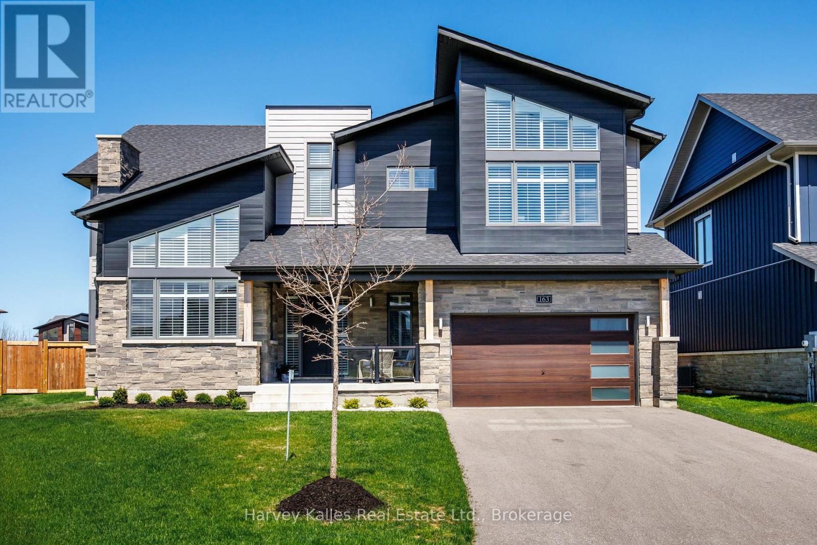 163 SPRINGSIDE CRESCENT