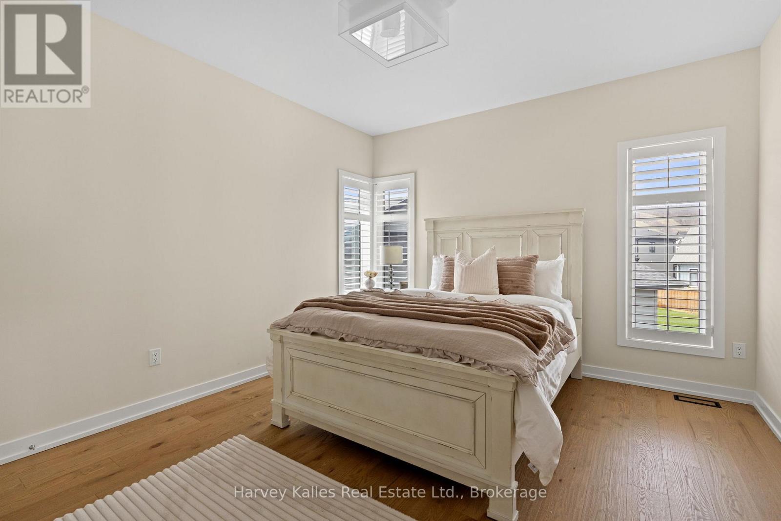 163 SPRINGSIDE CRESCENT