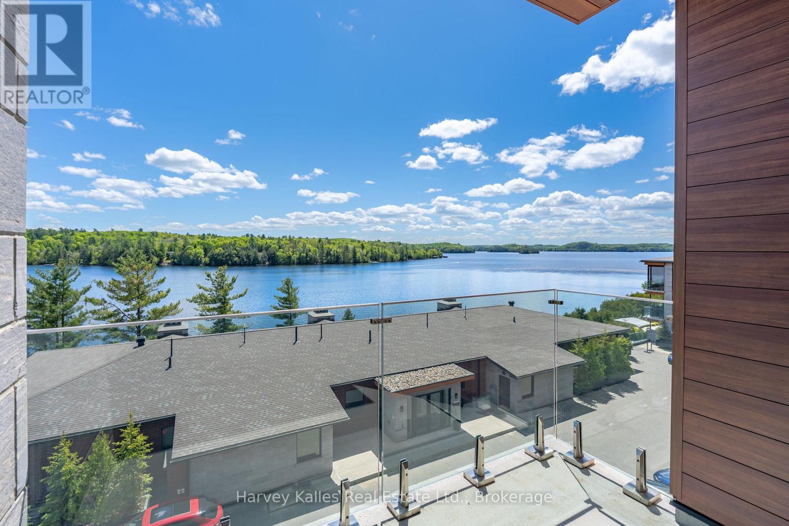 211 - 727 GRANDVIEW DRIVE