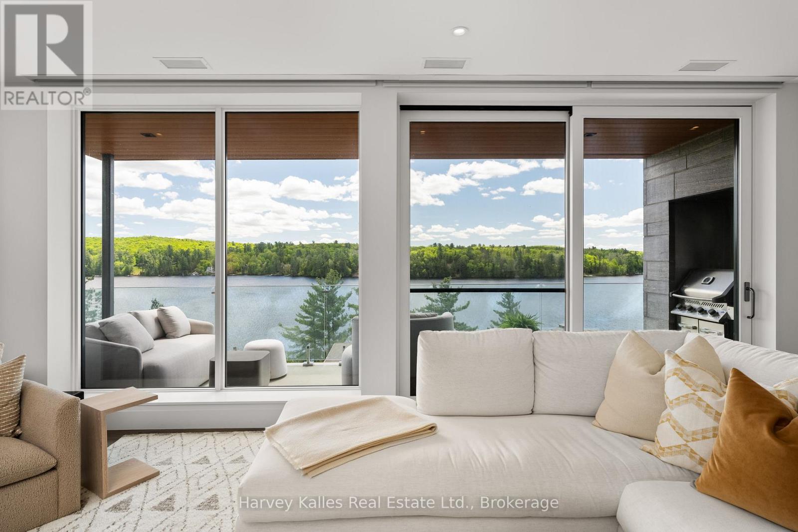 211 - 727 GRANDVIEW DRIVE