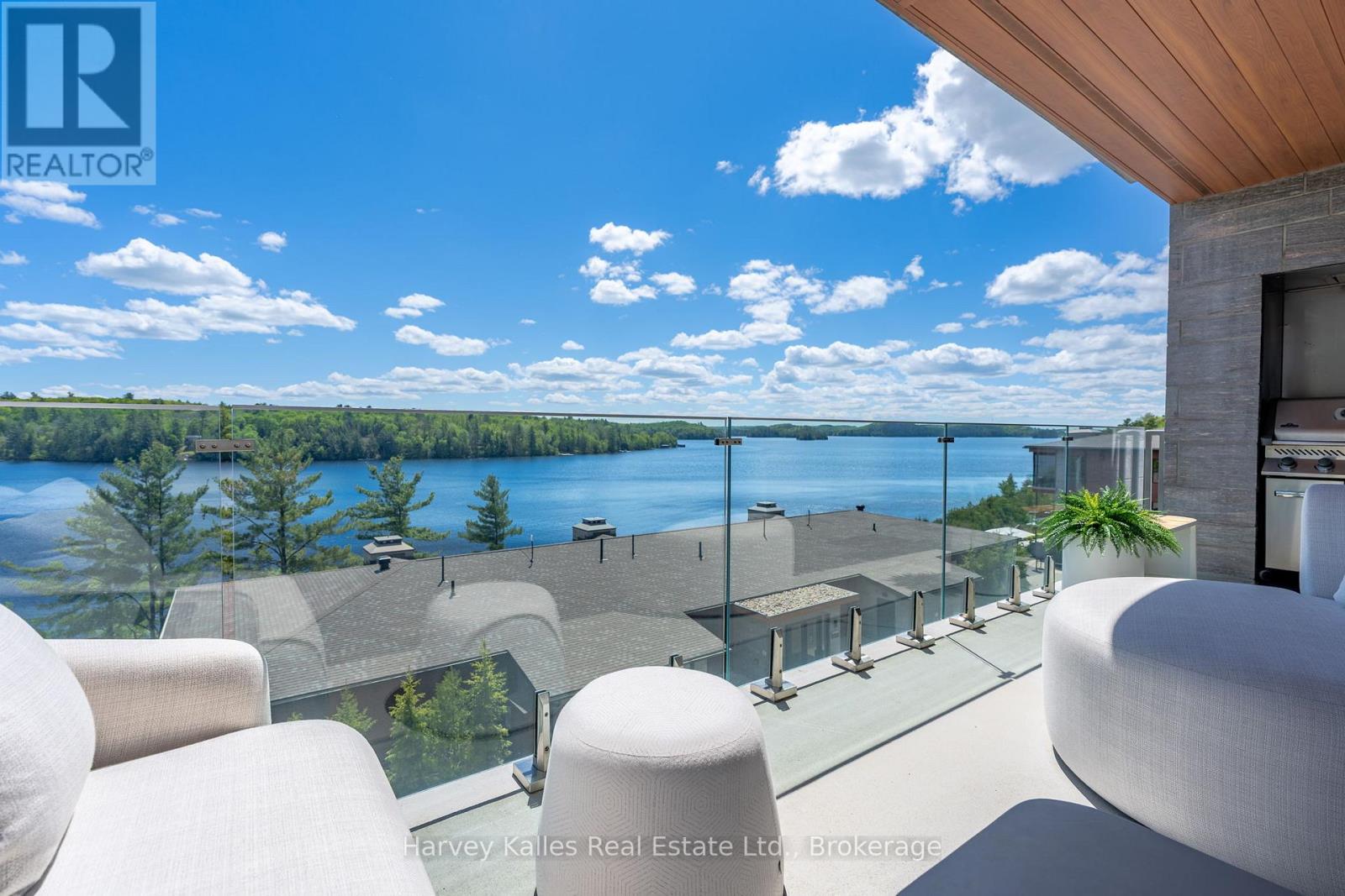 211 - 727 GRANDVIEW DRIVE