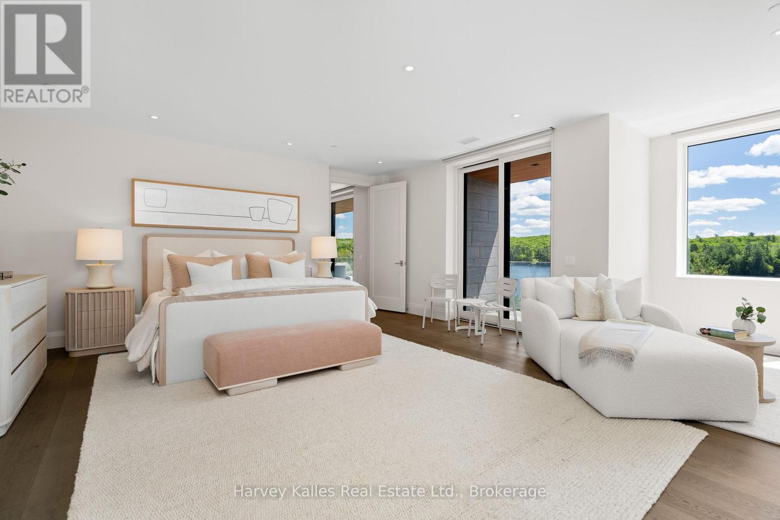211 - 727 GRANDVIEW DRIVE