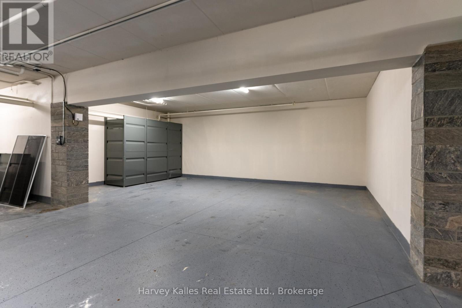 211 - 727 GRANDVIEW DRIVE