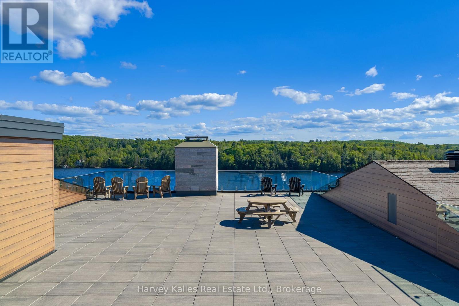 211 - 727 GRANDVIEW DRIVE