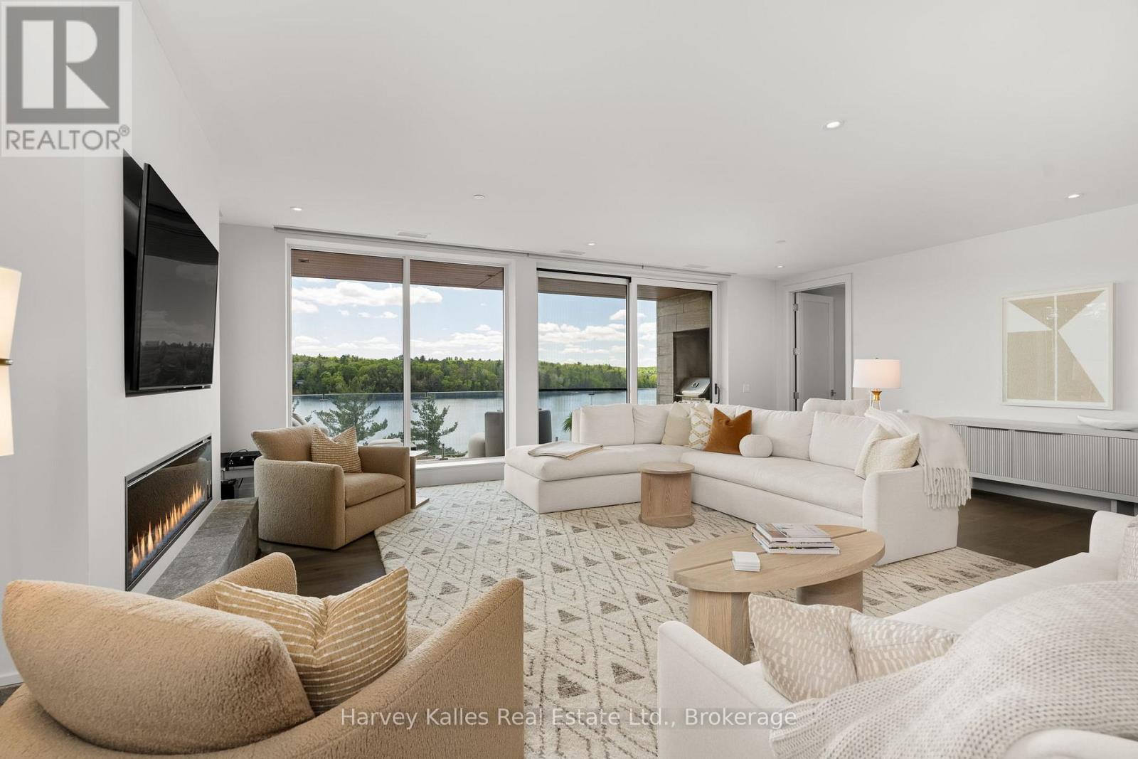 211 - 727 GRANDVIEW DRIVE