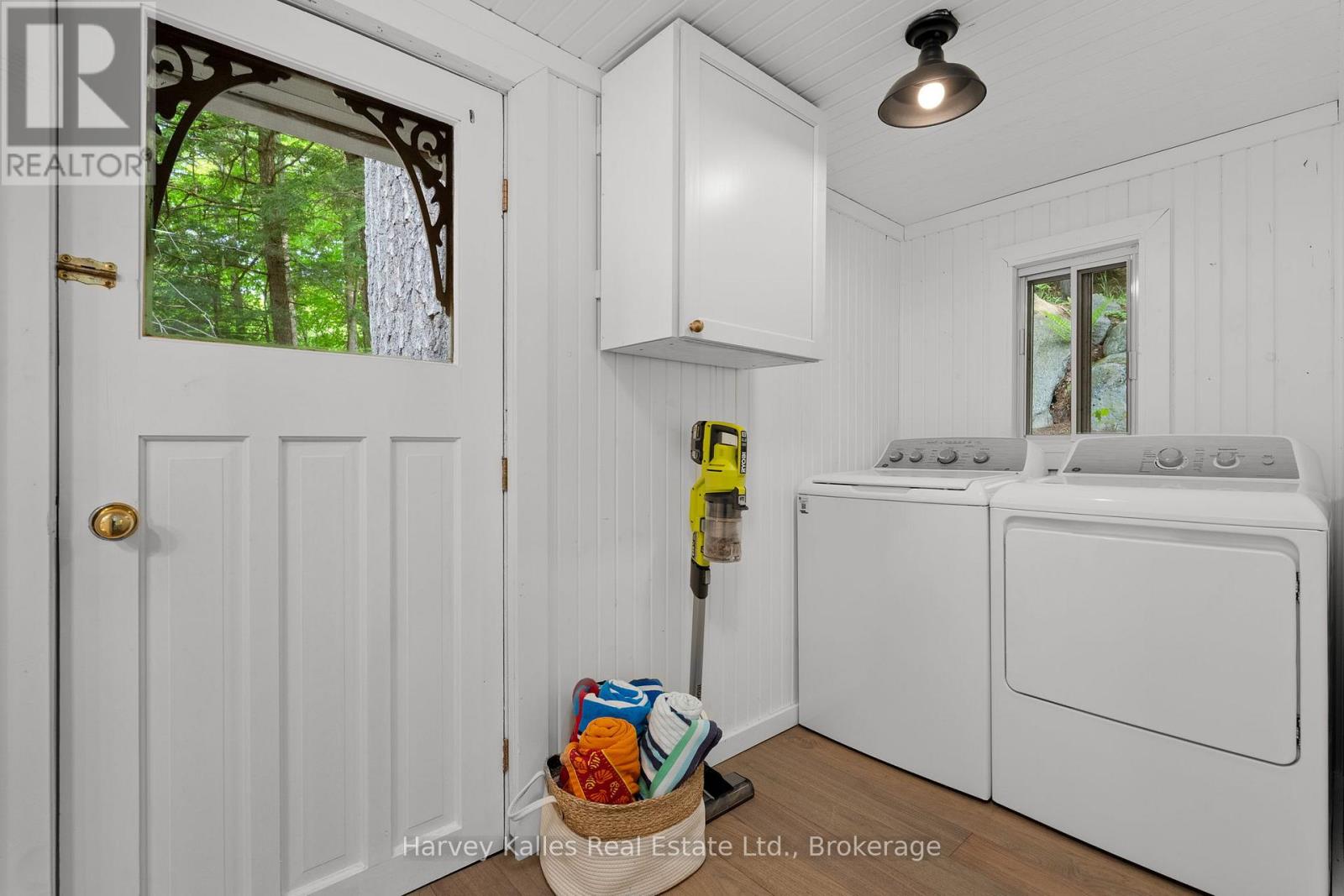 3 - 1062 PENNWOOD ROAD