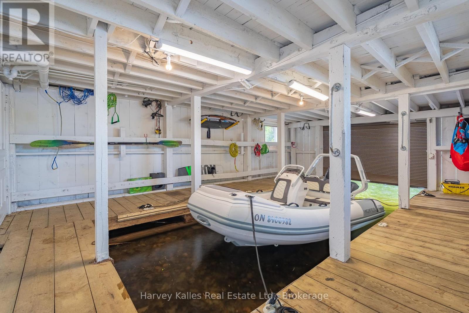 3 - 1062 PENNWOOD ROAD