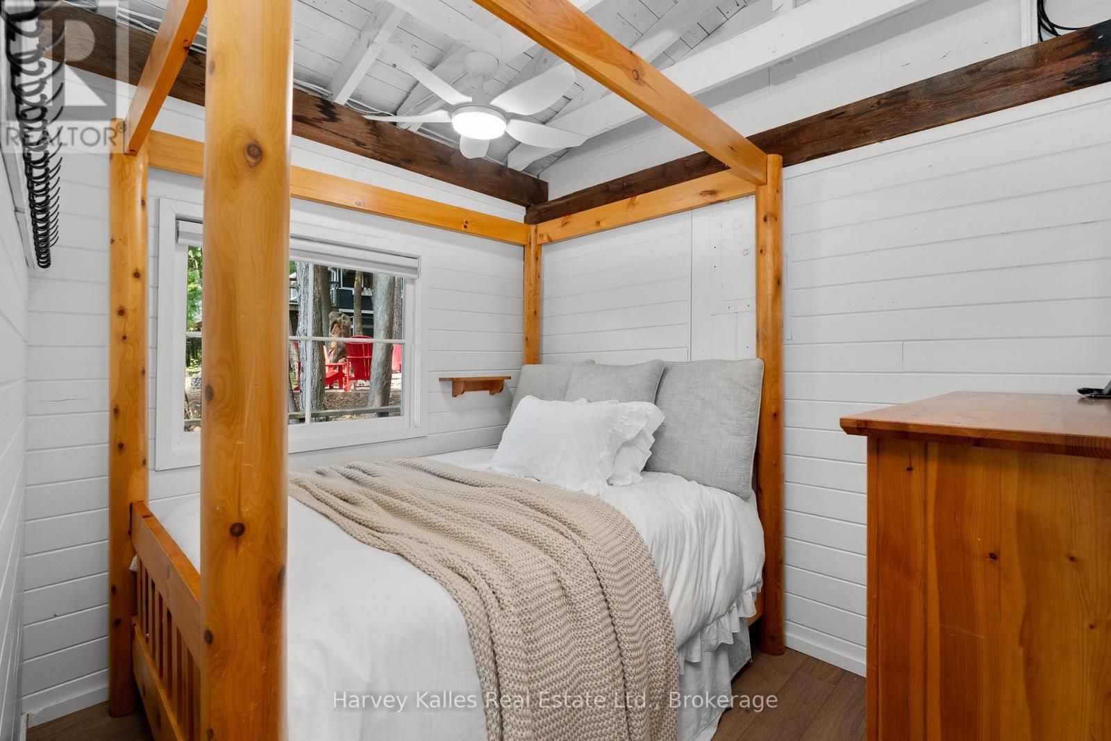 3 - 1062 PENNWOOD ROAD