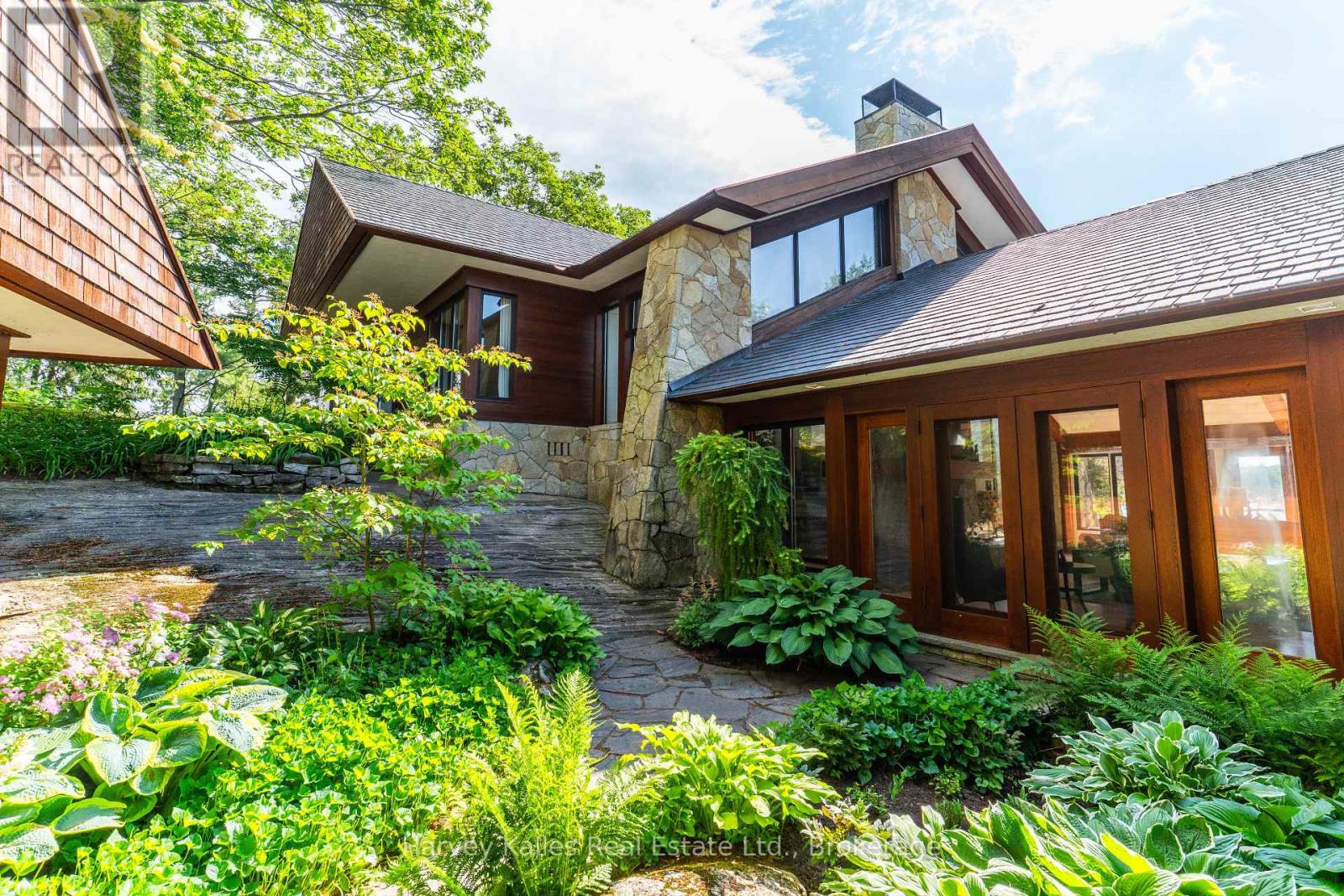 3 - 1220 PARKER'S POINT ROAD
