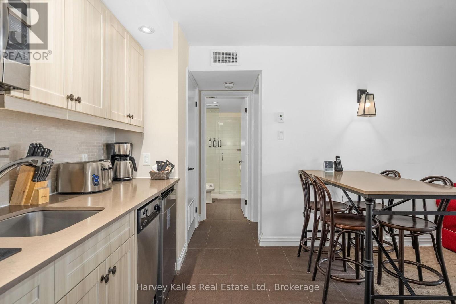 201 - 54 DEERHURST SUMMIT DRIVE Unit: 201
