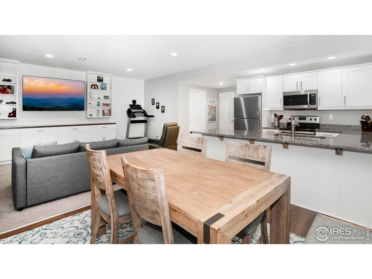 899 Old Wagon Trail Cir