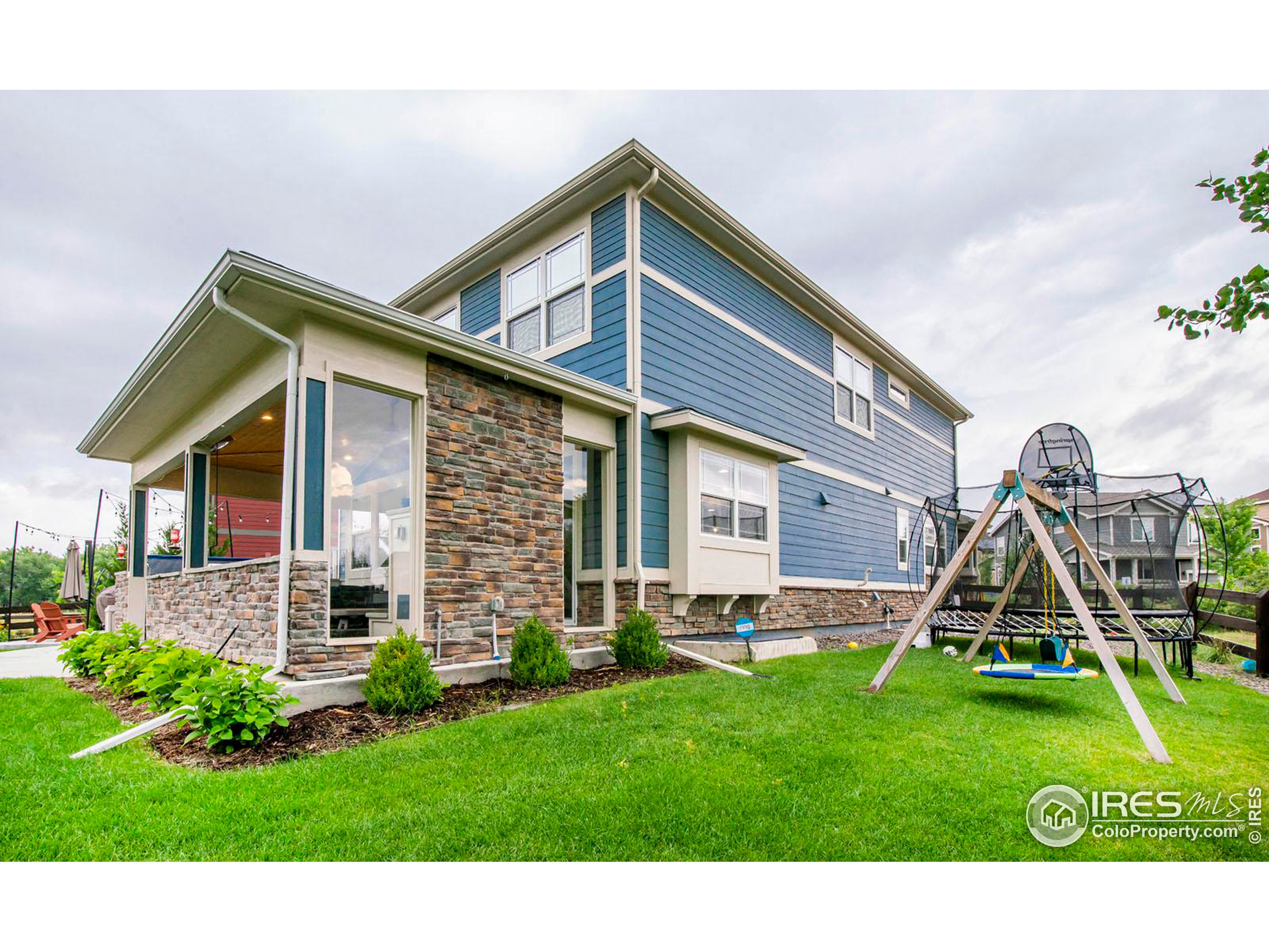 899 Old Wagon Trail Cir