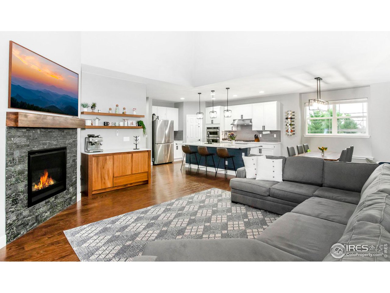 899 Old Wagon Trail Cir