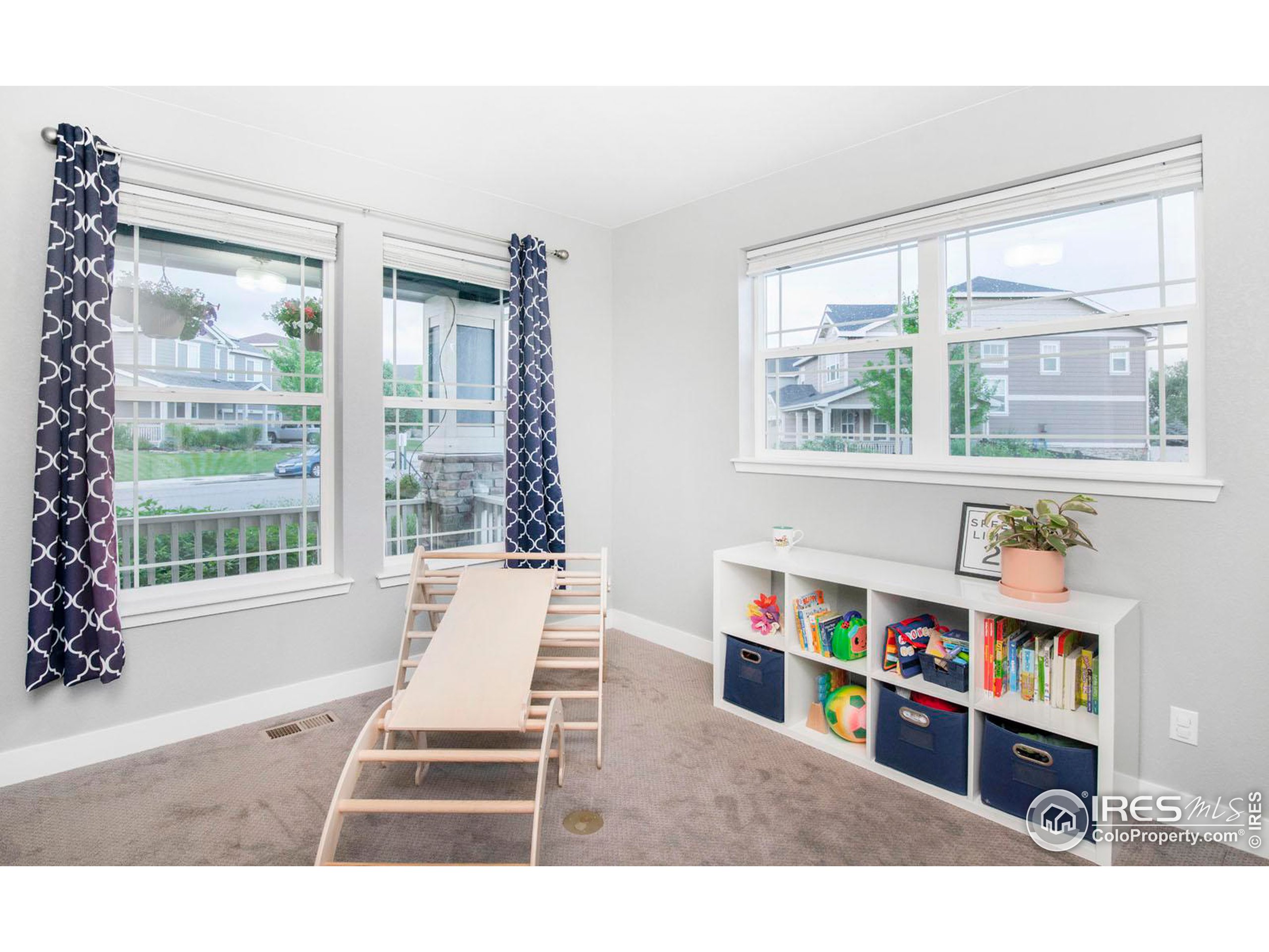 899 Old Wagon Trail Cir