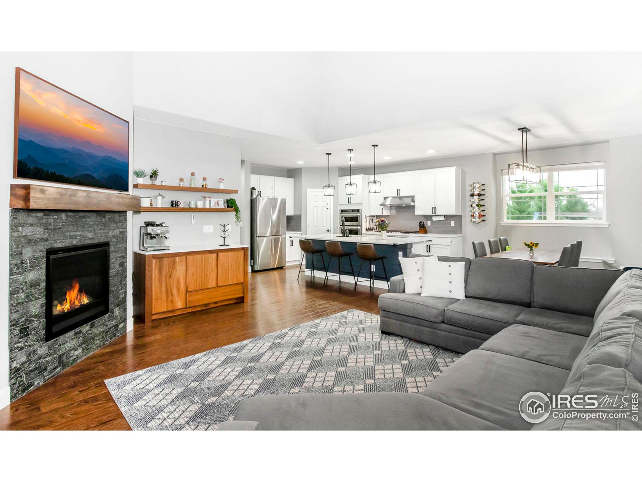 899 Old Wagon Trail Cir