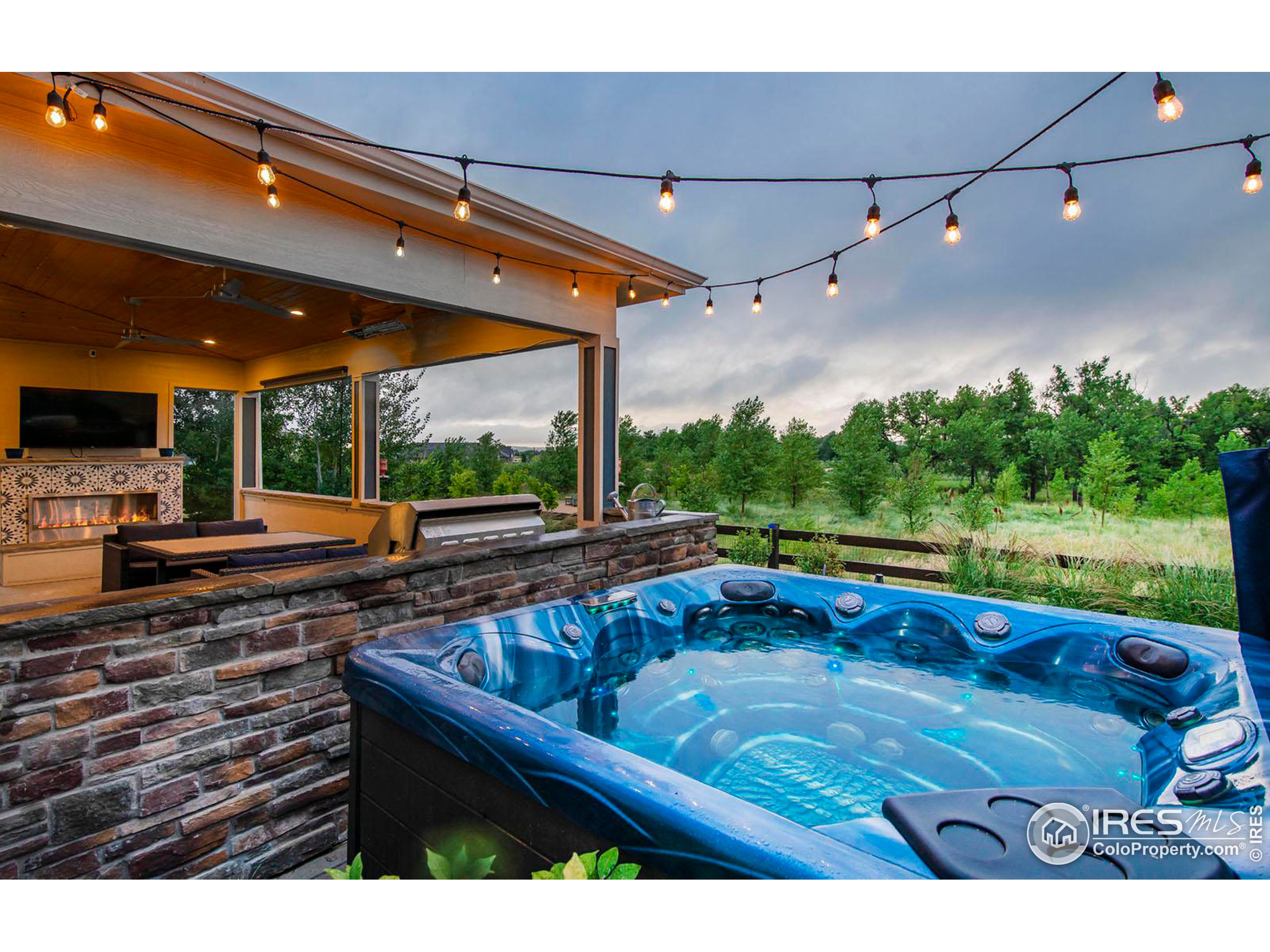 899 Old Wagon Trail Cir