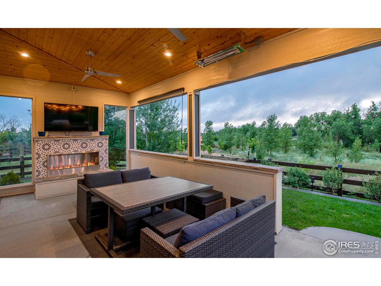 899 Old Wagon Trail Cir